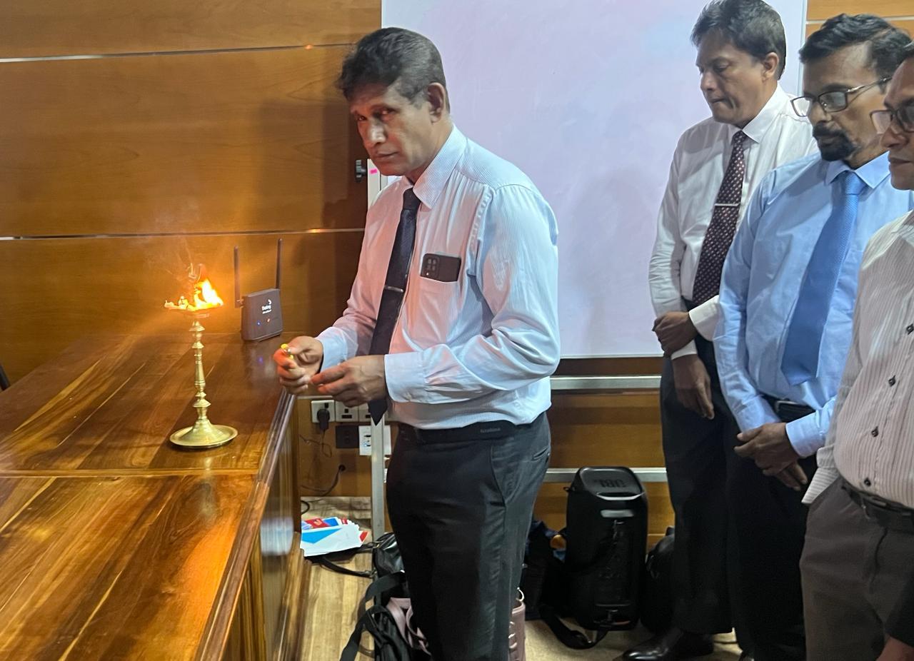 Traditional lighting of the oil lamp